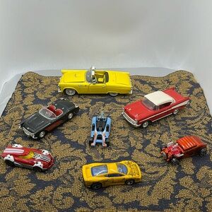 Seven Collectible Cars Hotwheels, Ford by Arko, Road Signature, Maisto